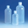 цена Бутылка узкогорлая круглая, 250 мл, пластиковая PE-LD, с завинчивающейся крышкой PP (94989) (Vitlab) купить